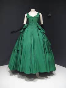 christian dior couture wikipedia|famous women in Christian Dior.